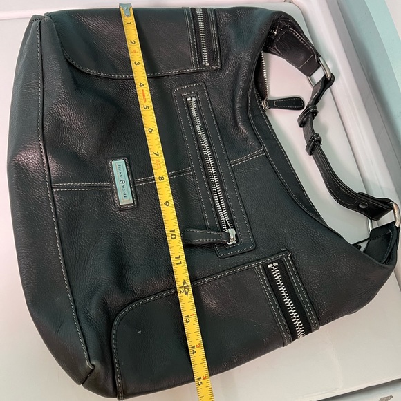 Etienne Aigner leather hobo in EUC - Picture 7 of 7